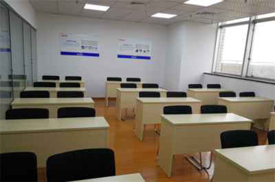 華秦教育 開創教育信息服務新篇章